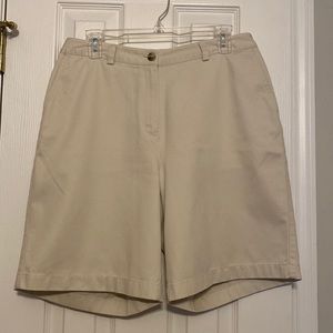 LLBean Khaki Shorts Size 10 Classic Fit Curvy
